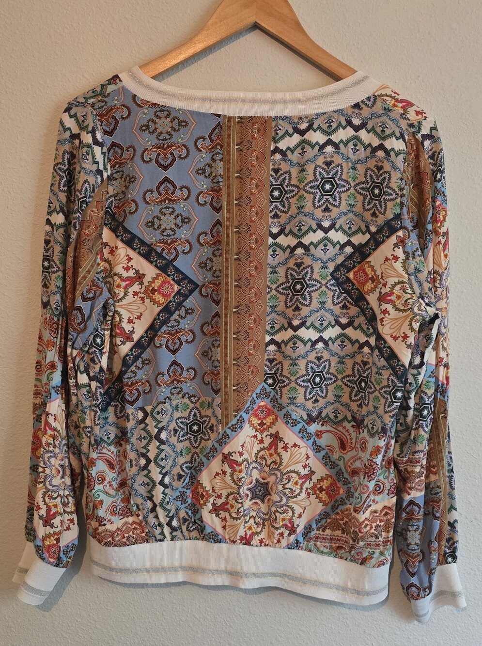 Patchwork V-Neck Pullover Made In Italy - Picture 3 of 3